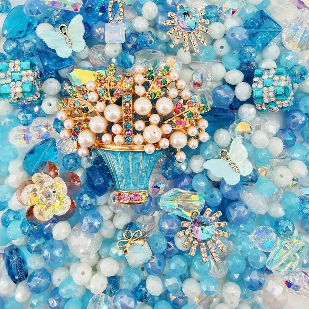 (Artist) Giant Luxury-Glass Flight