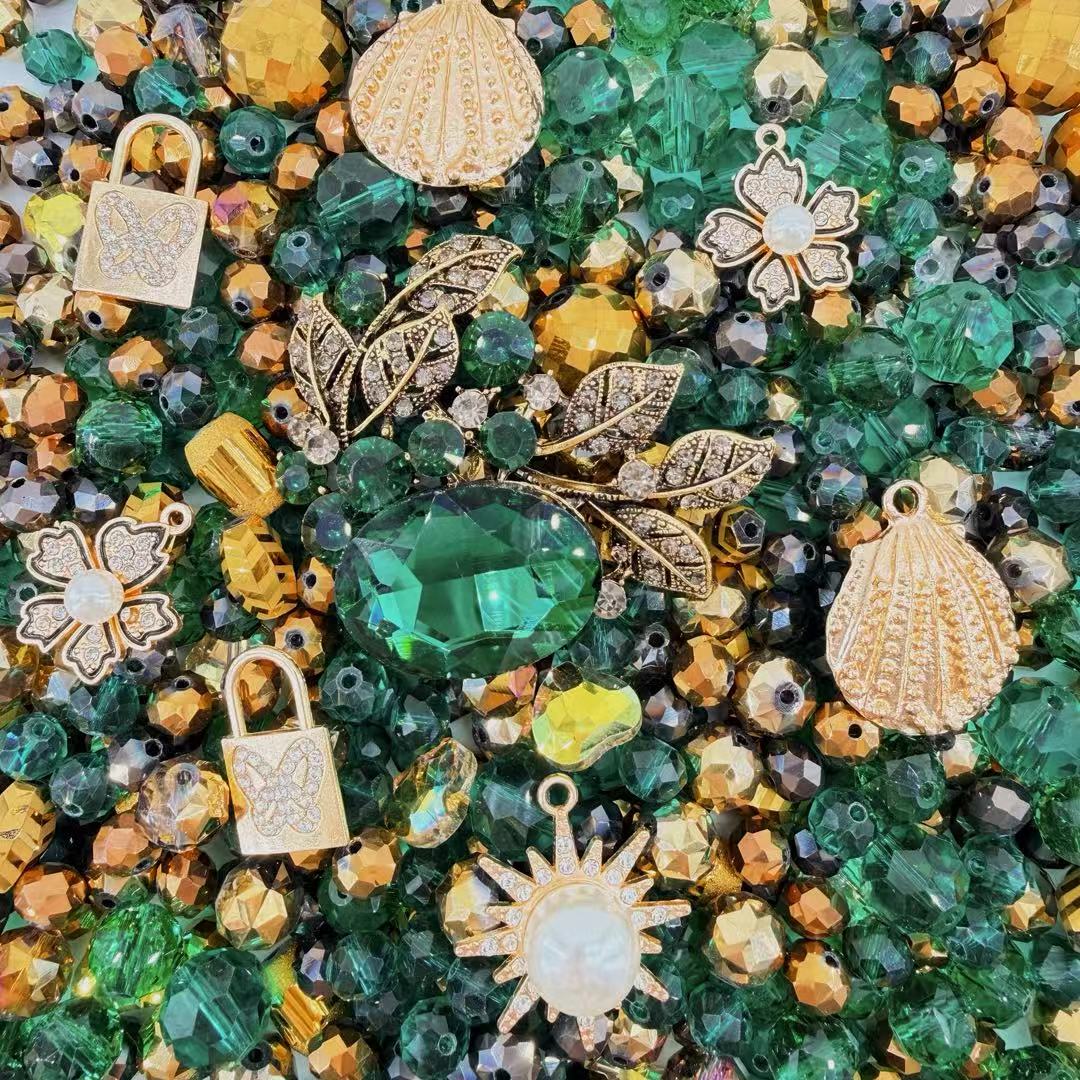 (Artist) Giant Luxury- Emerald Shine