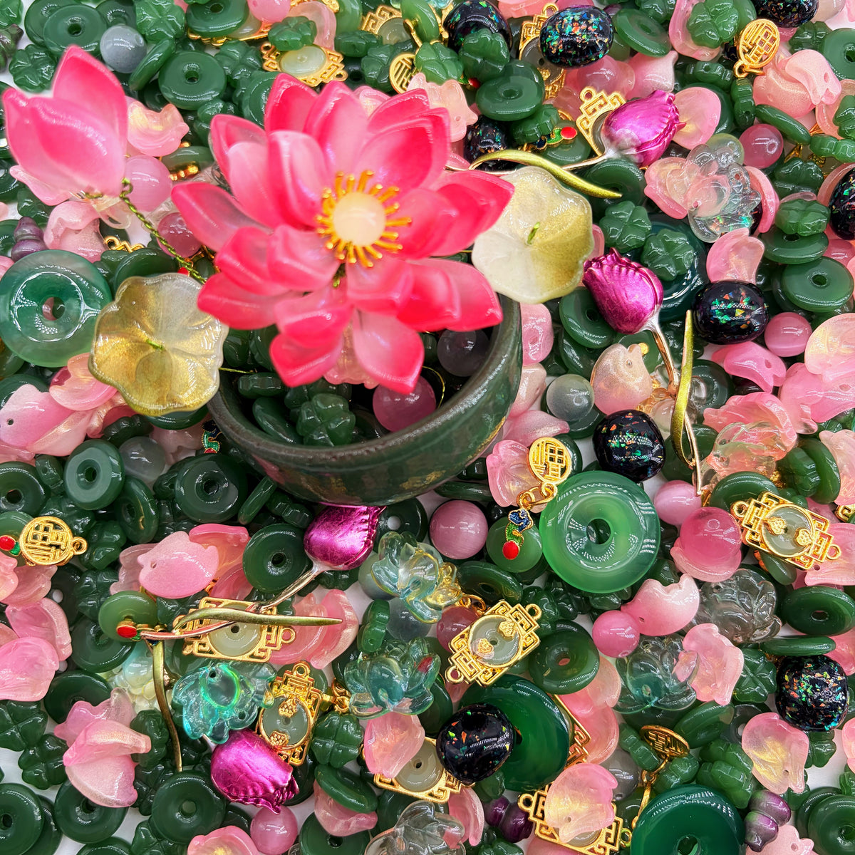 (Artist) Giant Luxury-Jade Lotus Garden