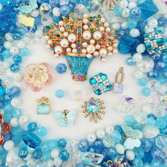 (Artist) Giant Luxury-Glass Flight