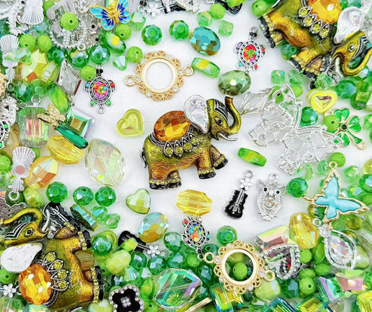 (Artist) Giant Luxury- Majestic Thai