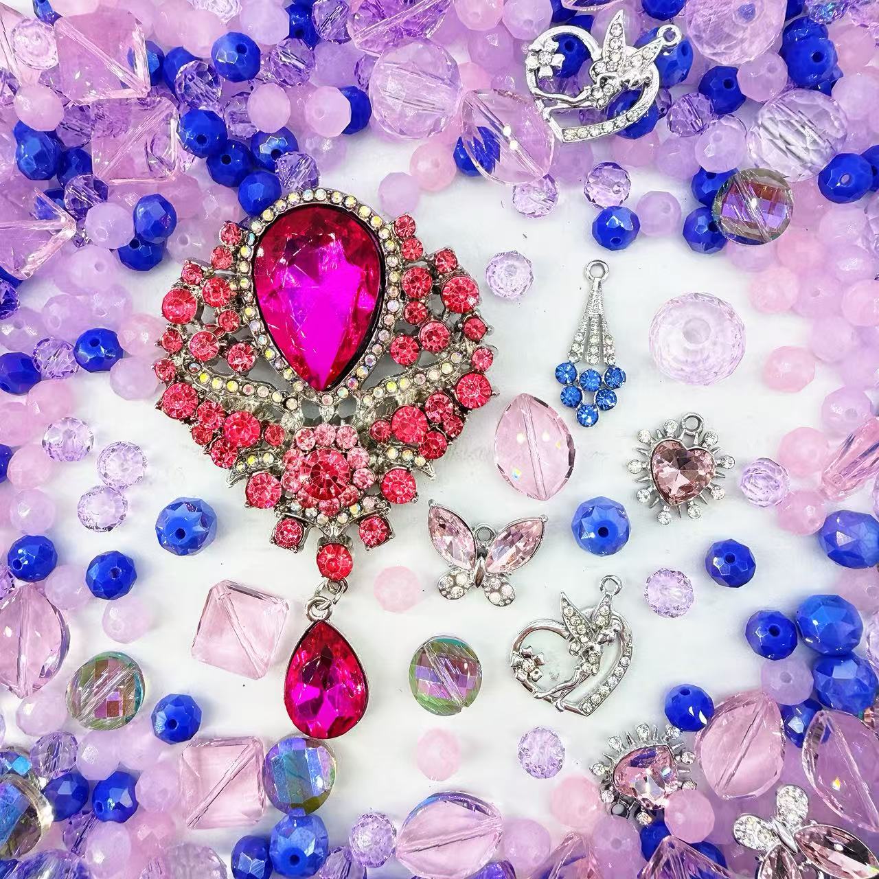 (Artist) Giant Luxury- Bubblegum Doll