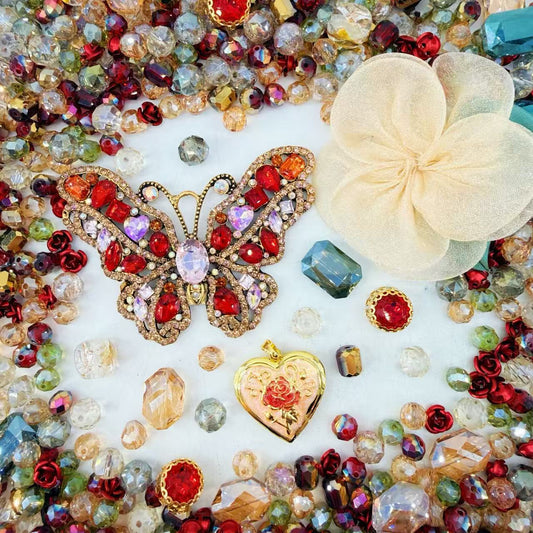 (Fantasy) Giant Luxury-Locket Rose