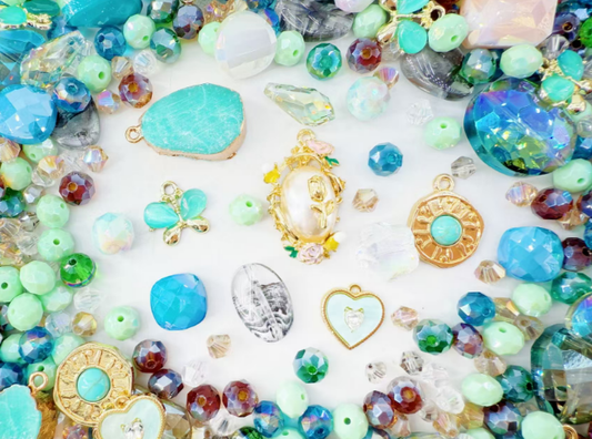 (Artist)(Giant Luxury)Teal Palace